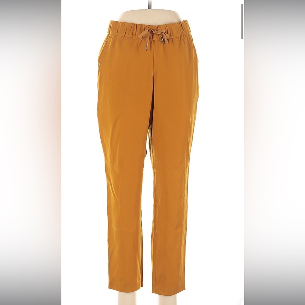 Lululemon On the Fly 7/8 Women’s Woven Casual Pants, Fools Gold Color, Size 8